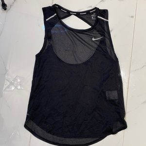 NIKE MESH WORKOUT TOP